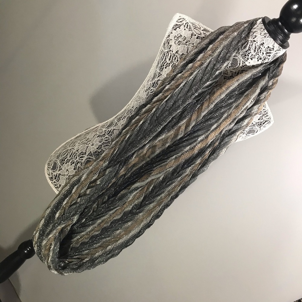 Metallic infinity scarf - Picture 2 of 4